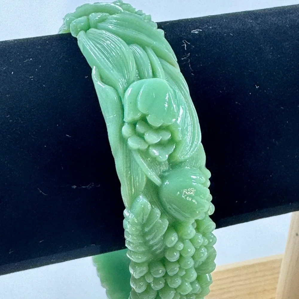 Vintage Celluloid Green Carved Floral Bangle Bracelet '20s-40s 7.75